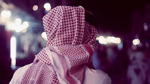 قصة محتال نجران.. أوهم موظفات بـ«الصحة» بقدرته على نقلهن وحملهن كفالة قروض