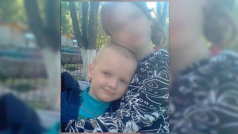 روسية تتجرد من مشاعرها وتشعل النيران في طفلها أمام شقيقته