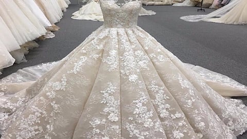 أحدث صيحات فساتين الزفاف في 2021.. تعرفي عليها