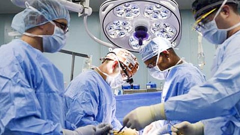 نجاح زراعة غضروف اصطناعي لمريضة بمستشفى حفر الباطن المركزي