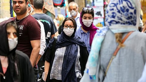 إيران تعترف: النظام الصحي معرض لأوضاع صعبة مع تفشي كورونا
