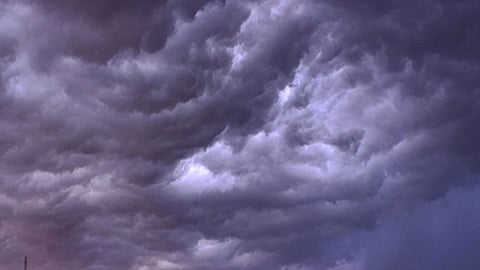 طقس الأربعاء.. سحب رعدية ممطرة وسماء غائمة جزئيًا على عدة مناطق