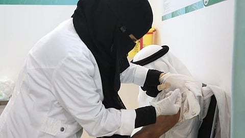 «الصحة»: عدد جرعات لقاح كورونا المعطاة في المملكة يقترب من 14 مليونًا