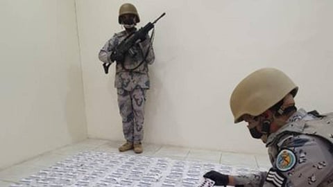 حرس الحدود يحبط تهريب 308.6 كيلوجرام حشيشا و23.7 طنّ قات بالشرقية وجازان