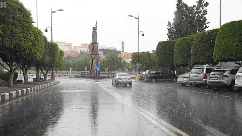 سحب رعدية وسماء غائمة على 7 مناطق سعودية اليوم