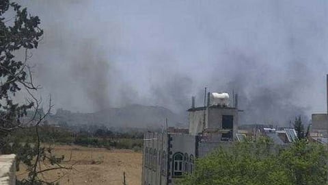 انفجارات عنيفة تهز محيط الفرقة الأولى مدرع في صنعاء