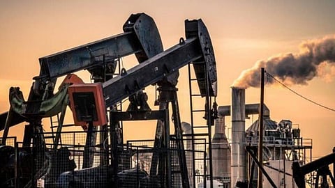 استقرار نسبي بأسعار النفط.. وبرنت يسجل 76.16 دولارًا للبرميل