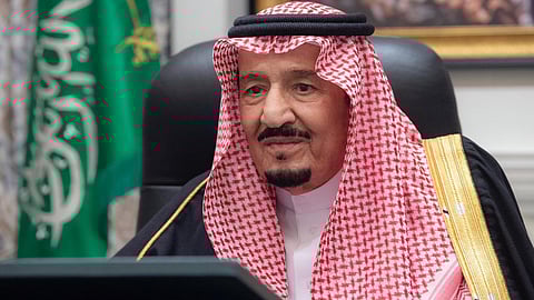 «تمديد مشروط» للإقامات وتأشيرات الزيارة والخروج والعودة آليًا بدون مقابل
