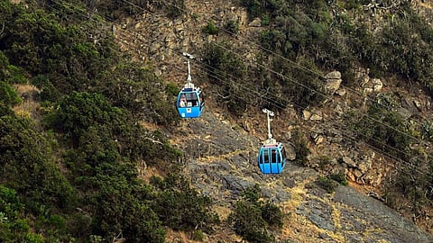 عروس الجبل وعاصمة الطبيعة.. أبها تخطف الأنظار بمغامراتها وفنونها