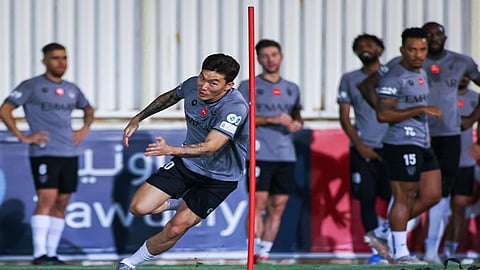 الهلال يستعد لتدعيم دفاعه بلاعب من «مواليد السعودية»