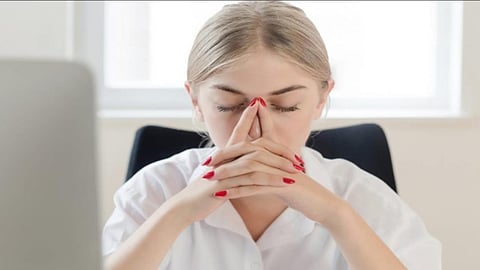 فهد الطبية توضّح 7 أعراض شائعة للتوتر