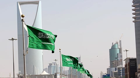 أخبار السعودية اليوم.. إشادة بقرار «منع الجوالات بالمدارس».. وأعراض «الاحتراق الوظيفي»