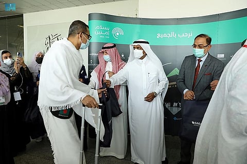 The Ministry of Hajj and Umrah has received 955 pilgrims from Indonesia and Bangladesh