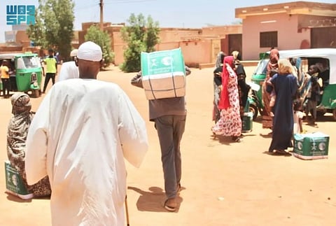 KSrelief Distributes 300 Food Baskets in Sudan