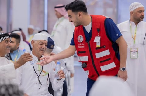 Saudi Volunteers Offer Comprehensive Services for Pilgrims at Jadidat Arar Crossing
