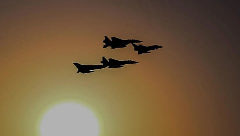 Jeddah Skies Witness Air Shows by Saudi Fighter Jets to Celebrate 95th National Day
