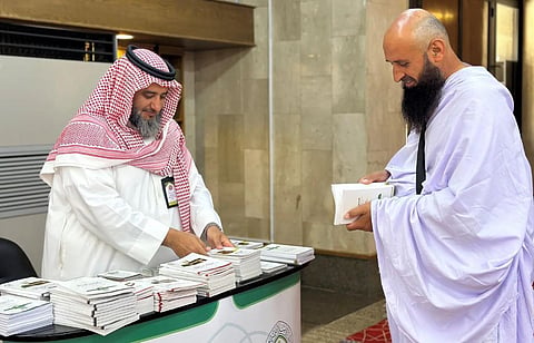 Islamic Affairs Ministry Distributes Nearly 195,000 Hajj Publications at Taif Airport, Miqats