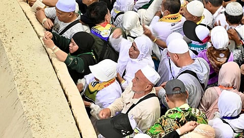 Pilgrims Perform Final Stoning Ritual as Hajj Nears Conclusion