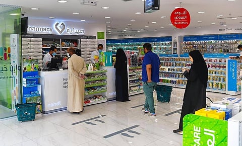 Saudi Hypermarkets directed to have signs on social distancing needs 