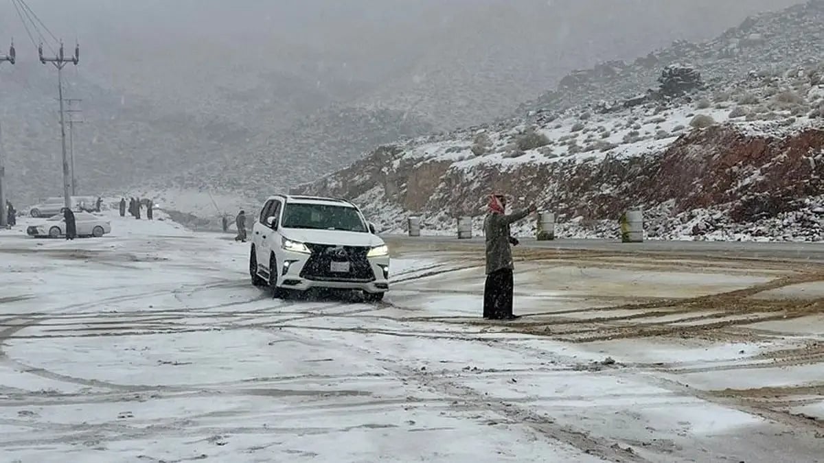 «الأرصاد»: فرص لتساقط الثلوج اليوم على أجزاء من شمال الرياض والقصيم 