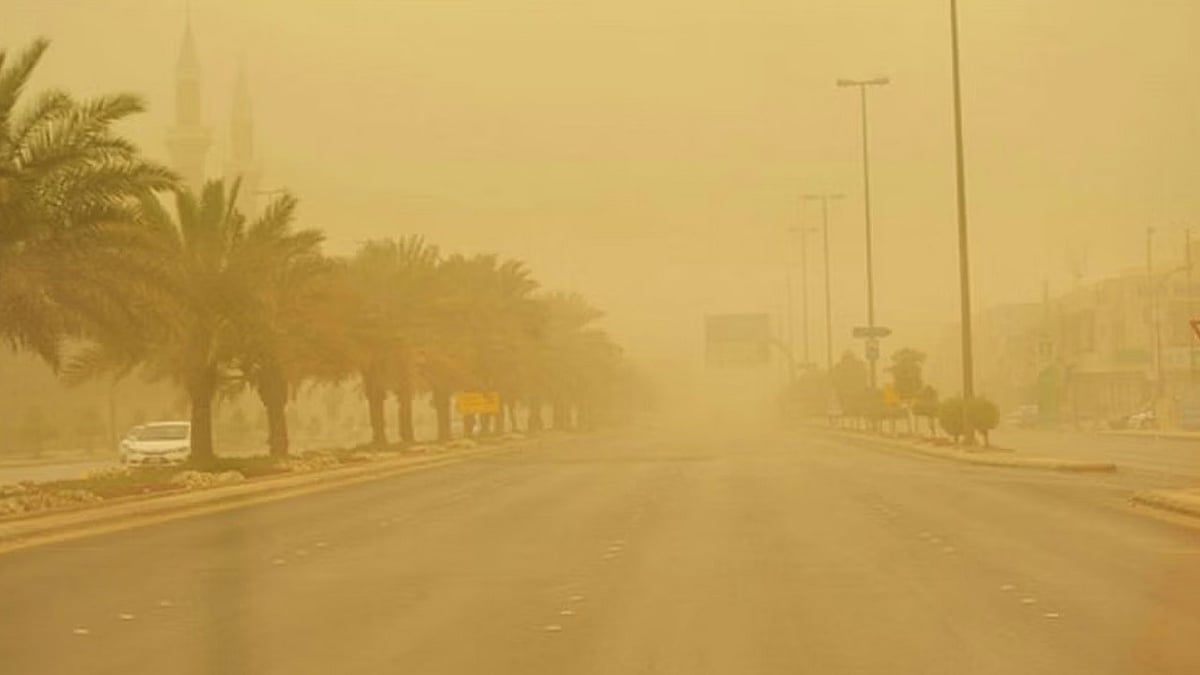 «الأرصاد» ينبّه بالإنذار الأحمر من تكوّن عوالق ترابية على منطقة نجران 