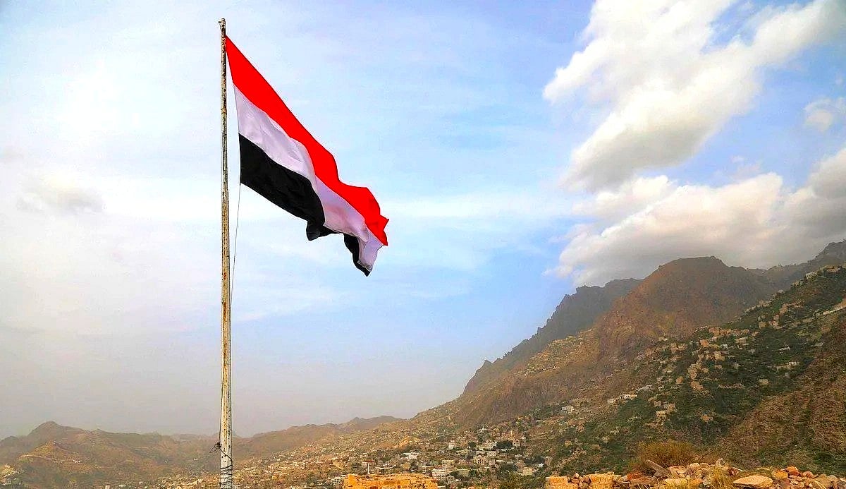 اليمن يطالب بإنهاء التهديد الإيراني المستمر على دول المنطقة 