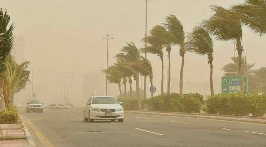مركز الأرصاد ينبّه من أتربة مثارة على محافظة شرورة 