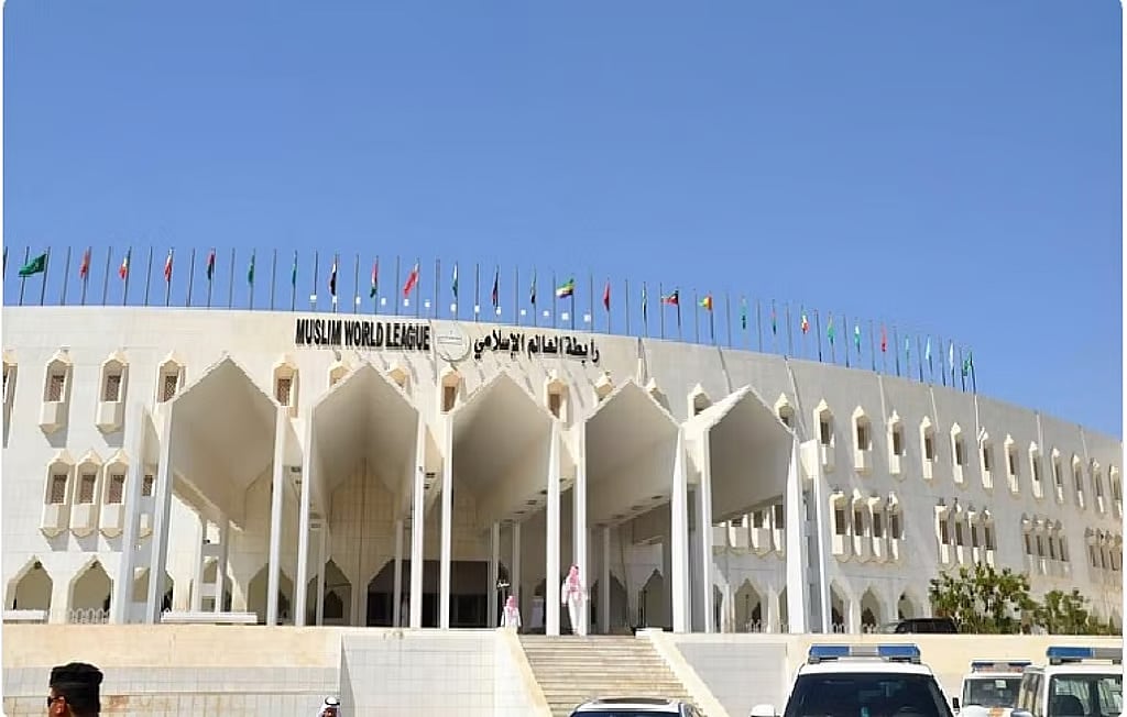 رابطةُ العالم الإسلامي تُدين العدوان الإسرائيلي على لبنان