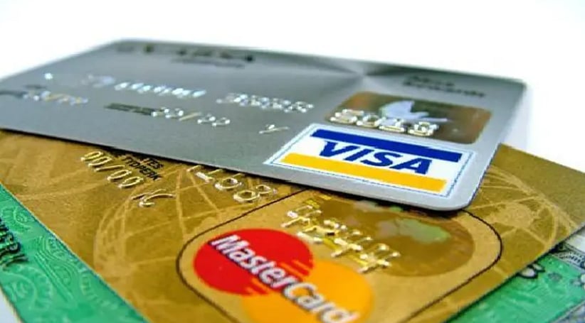كيف تستخدم بطاقات الائتمان دون الوقوع بفخ الديون؟.. خبير يوضح 