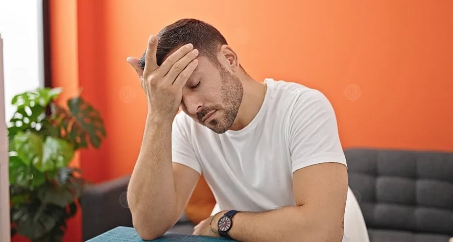 أخصائية نفسية تحدد أعراضا تستدعي علاجا نفسيا للتخلص من الوحدة 