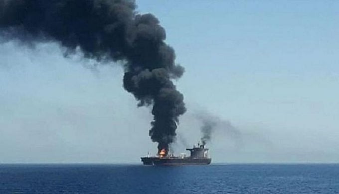 الحوثي تنهي الهدنة مع أمريكا بشأن عدم مهاجمة سفنها بالبحر الأحمر 