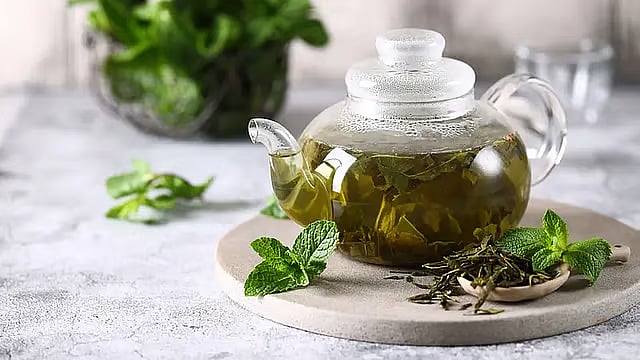 دراسة: الشاي الأخضر يشكل درع وقاية من مرض الكبد الدهني 