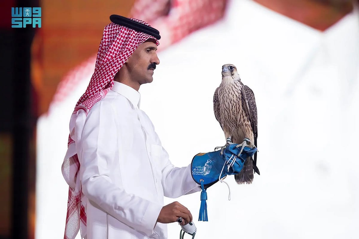 بيع 3 صقور ب399 ألف ريال في الليلة العاشرة لمزاد نادي الصقور السعودي 