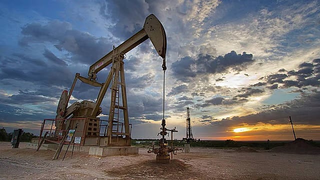 ارتفاع أسعار النفط.. وخام برنت يقترب من 96 دولارًا للبرميل