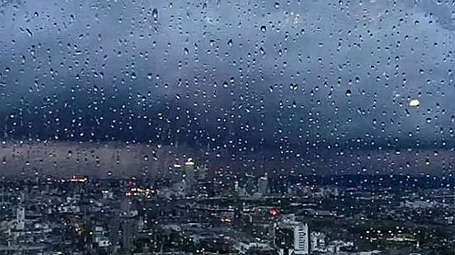 «الأرصاد»: إنذار أحمر بهطول أمطار غزيرة ورياح شديدة على محافظة بدر الجنوب 