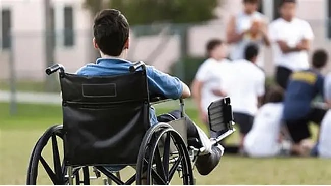 معلمة تربية خاصة: التواصل هو أهم مهارة لاندماج أطفال ذوي الإعاقة مع المجتمع 