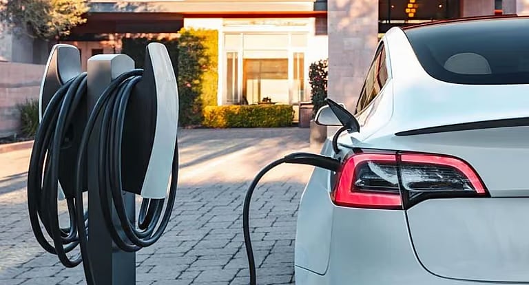 مختص: شحن السيارة الكهربائية يستغرق من 5 إلى 6 ساعات 
