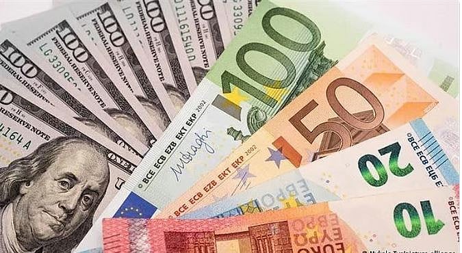 مع تباين توقعات الفائدة.. الدولار يتجه نحو أسوأ أداء سنوي منذ 2003 