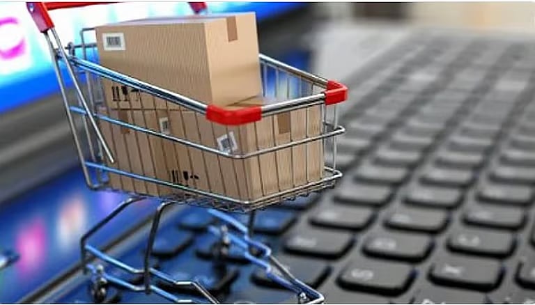 خبير يوضح أسباب زيادة المبيعات عبر التجارة الإلكترونية 