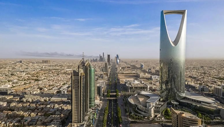 أكاديمي يتوقع نموا مطردا في حجم المشروعات المنجزة بالمملكة 