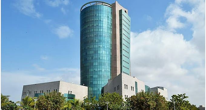 جامعة جازان تفتح باب التقديم على برامج الدبلومات «المدفوعة» 