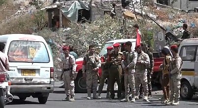 محافظ حضرموت يطلق عملية عسكرية لتسلم مواقع «الانتقالي» سلمياً 