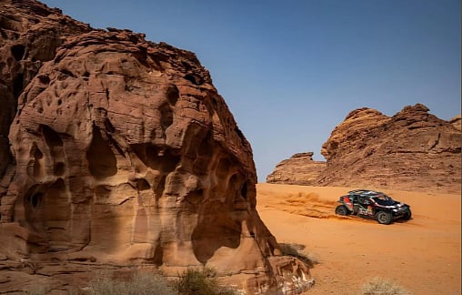 تضاريس العُلا المتنوعة تشكّل محطة استثنائية في مسار داكار السعودية 2026 