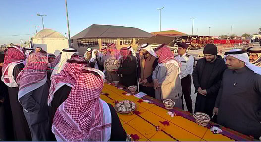 مهرجان الفقع في شري يشهد إقبالًا واسعًا وحركة بيع نشطة 