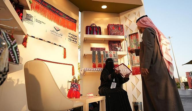 بالصور.. 20 منصة للمواهب بمهرجان الكتّاب والقرّاء 