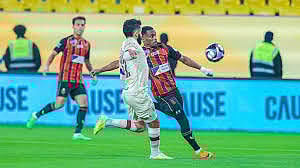 الرياض يخطف تعادلاً قاتلاً أمام الفيحاء في «دوري روشن» 