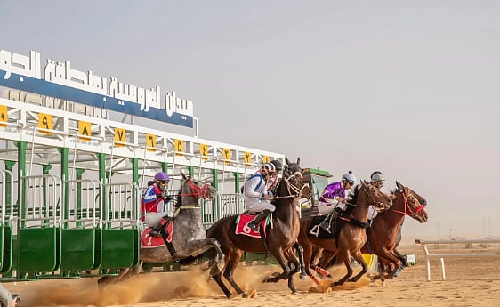 تتويج 20 فائزًا في ختام حفل السباقات السادس بميدان فروسية الجوف 