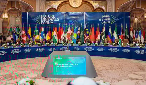 اجتماع قادة هيئات المسح الجيولوجي في الرياض يطلق مبادرة «جيولوجيا بلا حدود» 