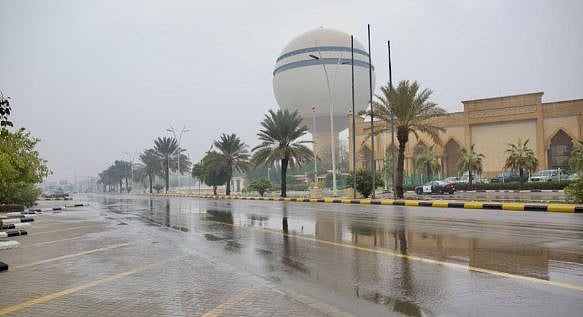 الأرصاد: أمطار غزيرة على القصيم.. وأولياء الأمور يطالبون بقرار مبكر 