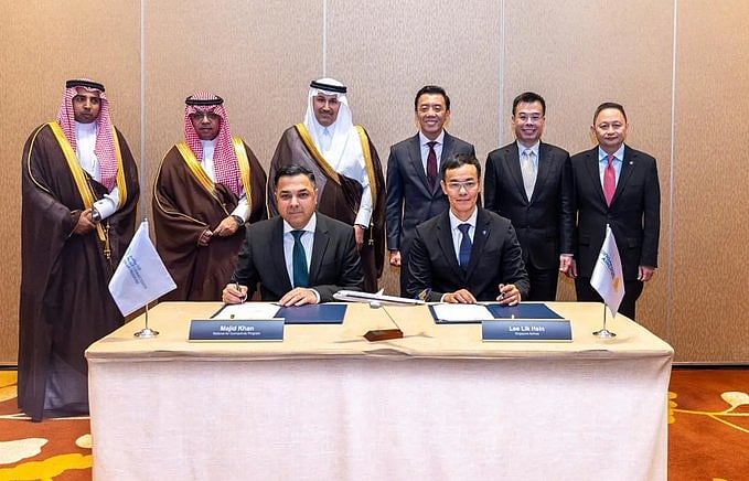 توقيع اتفاقية لتعزيز الربط الجوي بين المملكة وسنغافورة 